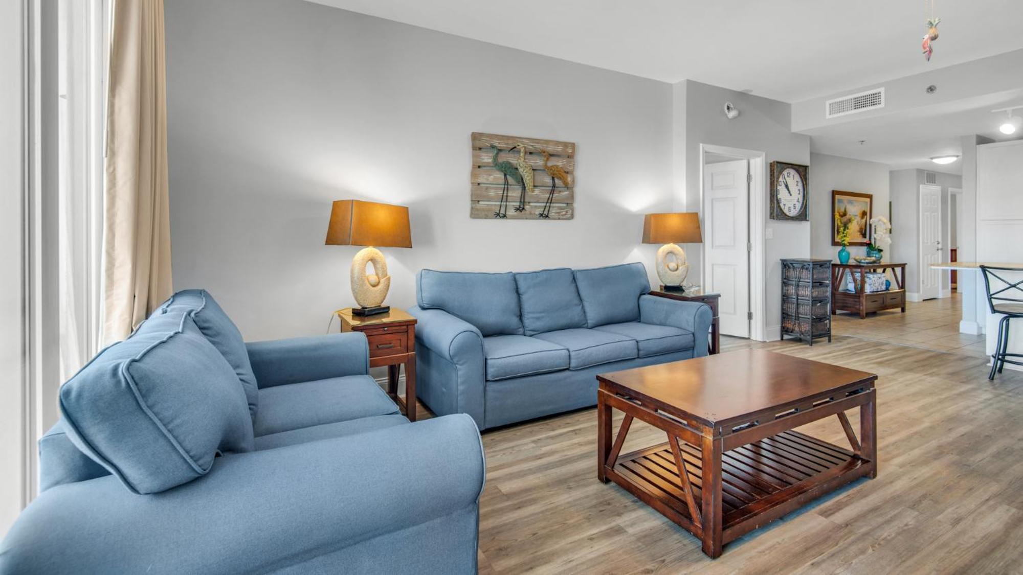 Laketown Wharf 933! Beautiful 3 Bd, Great Amenities, And Great Location